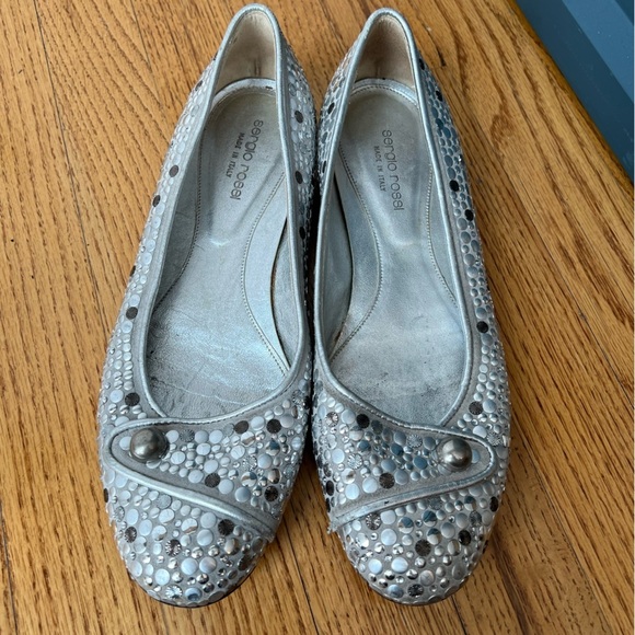 Sergio Rossi Vero Cuoio Silver Gray Flats w/ Rhinestone Embellishments Size 39 - Picture 2 of 7